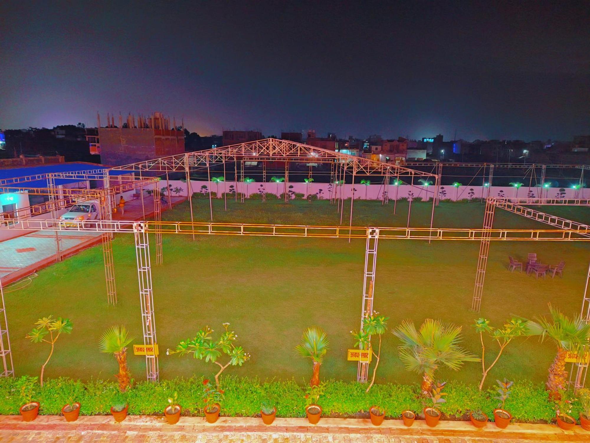 Awadh Samrat Resort Ayodhya Exteriér fotografie