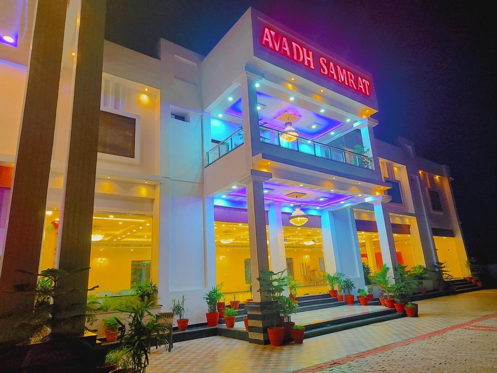 Awadh Samrat Resort Ayodhya Exteriér fotografie