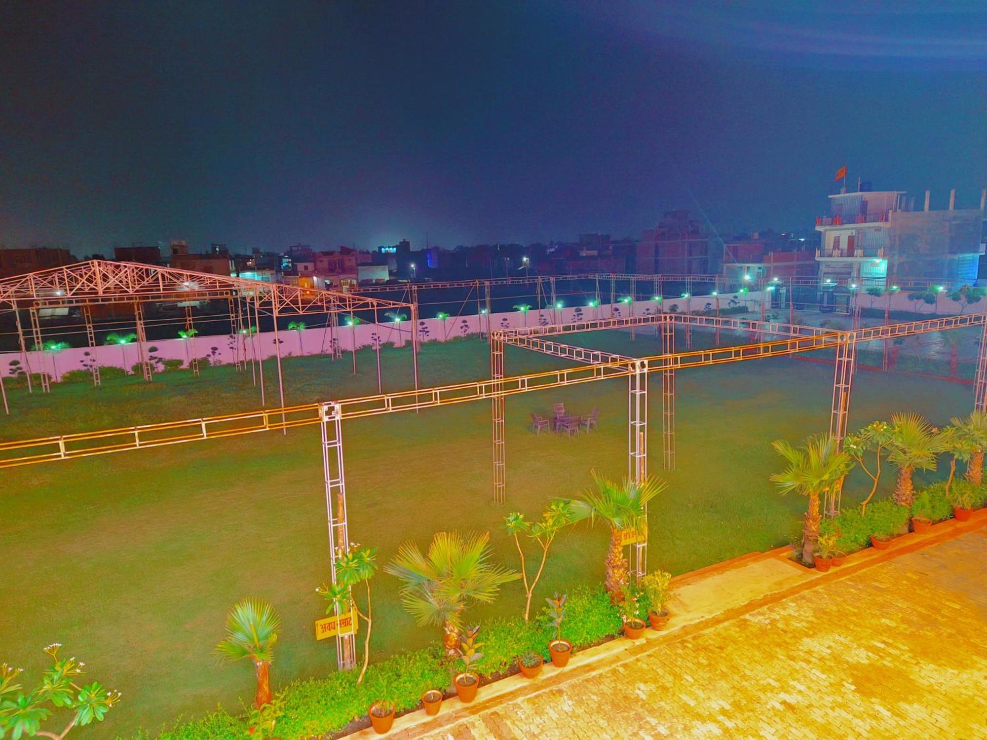 Awadh Samrat Resort Ayodhya Exteriér fotografie