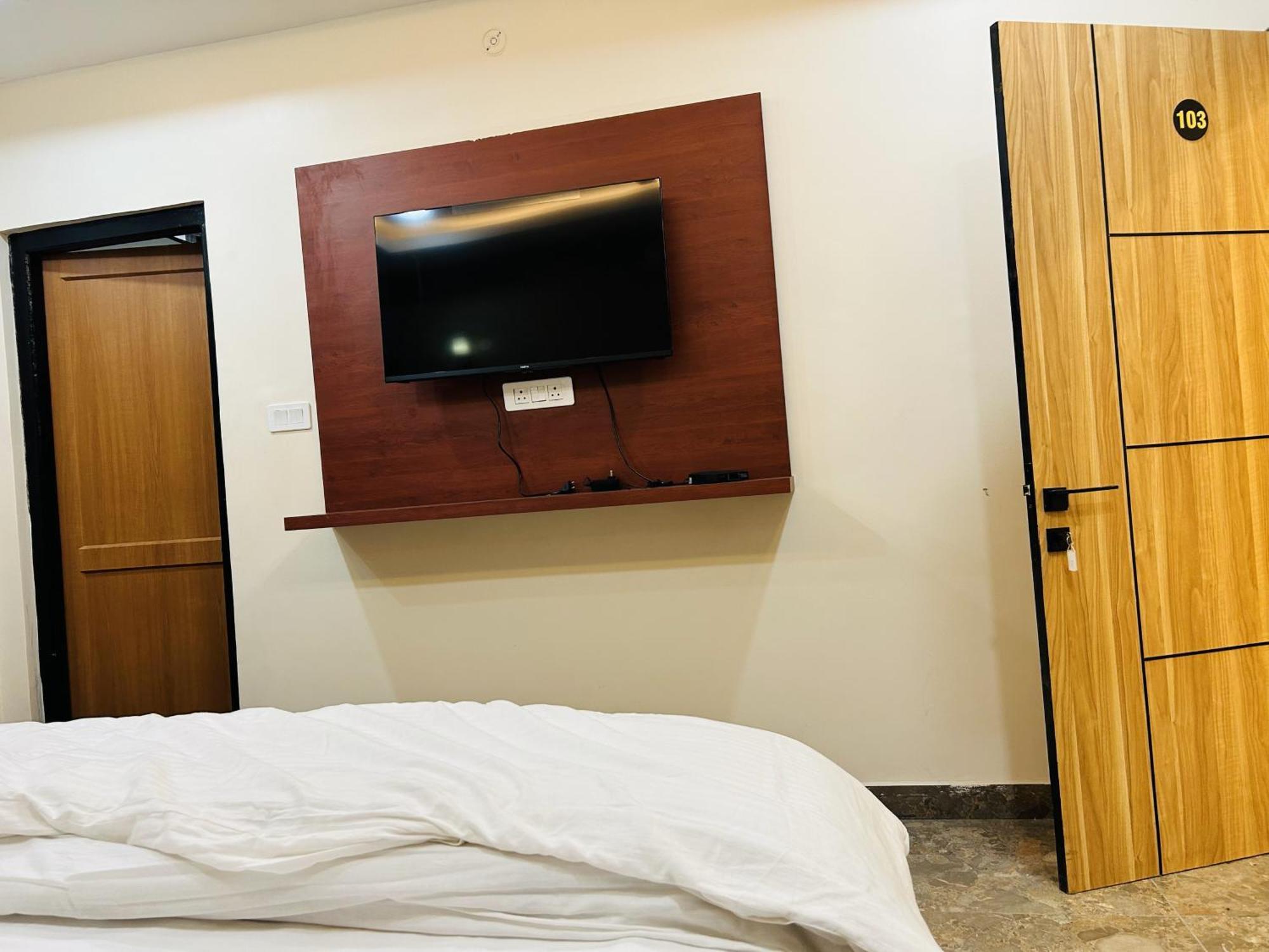 Awadh Samrat Resort Ayodhya Exteriér fotografie